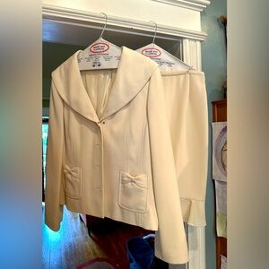 Elegant Cream Women's Jacket